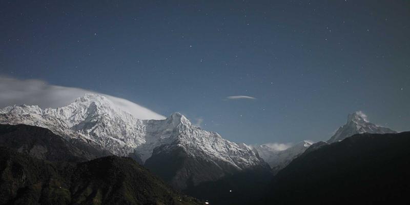 电动汽车变身移动储能站：V2G技术如何用太阳能与清洁技术推动电网调峰与可持续发展