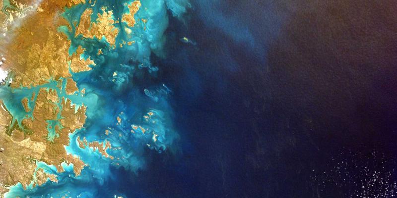 钙钛矿太阳能电池技术突破：下一代光伏材料如何与风能协同推动清洁技术革命