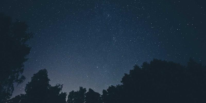 非洲离网太阳能解决方案：绿色能源如何照亮偏远地区可持续发展之路